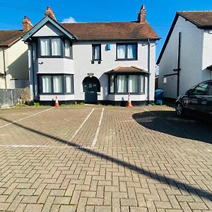 Hollybush Guest House